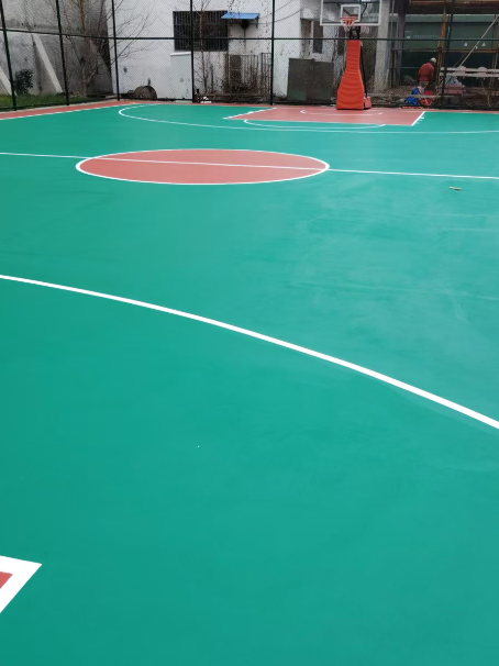 双江 球场长期使用易出现地面开裂